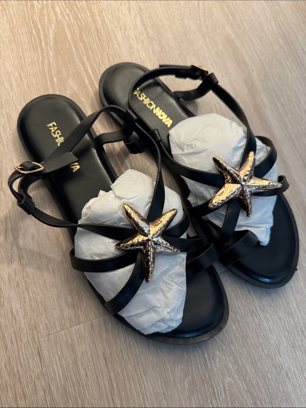 Black & Gold Starfish Sandals NEW 🏷️